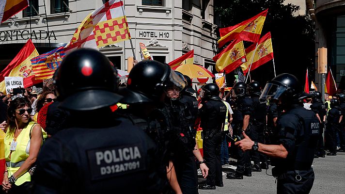 Telediario 1 - Tensión en Barcelona al coincidir una manifestación independentista con otra de Hablamos Español
