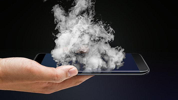 Telediario 1 - Por qué estallán los móviles