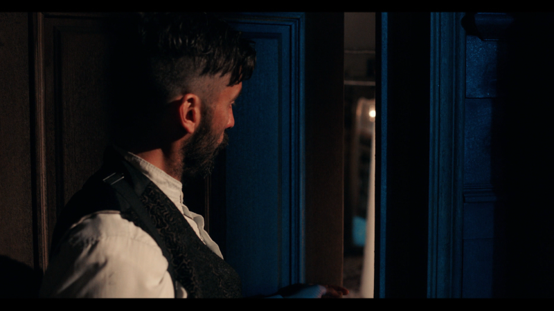 El Continental - Ricardo Le�n observa a Andrea Abascal a escondidas