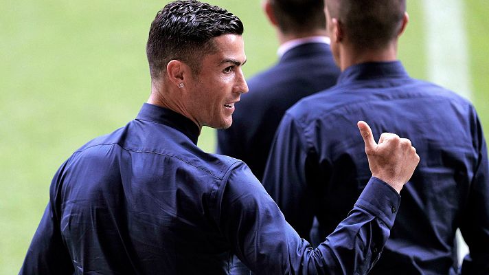Telediario 1 - Cristiano acapara la atención en el regreso del Valencia a la Champions