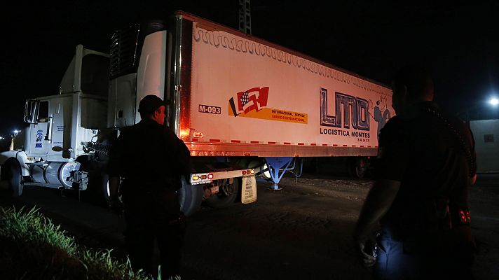 Telediario 1 - Aparecen dos contenedores con 300 cadáveres en Mexico, abandonados por el exceso de trabajo en las morgues