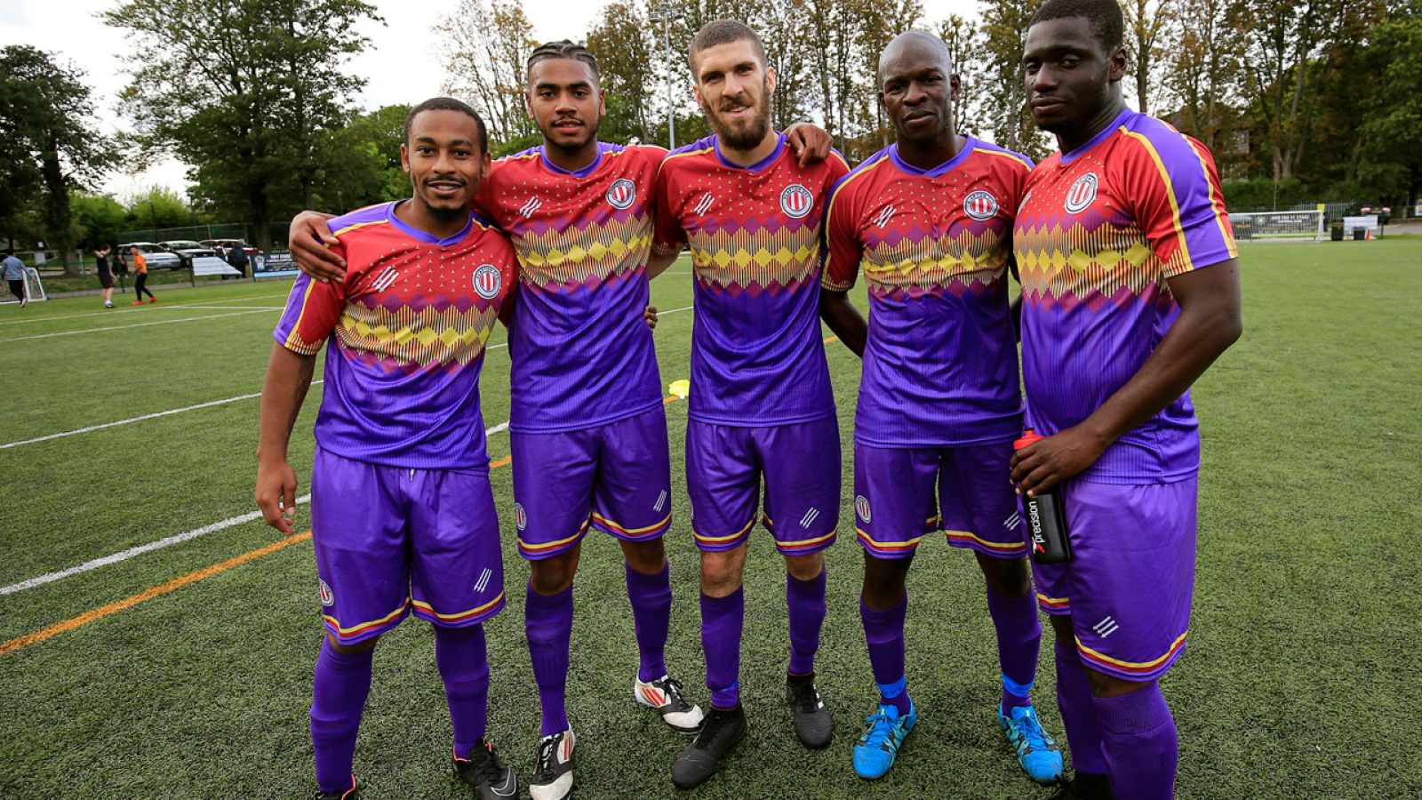 El Clapton, de la regional inglesa, causa sensación con su camiseta-homenaje a las Brigadas Internacionales | Ver