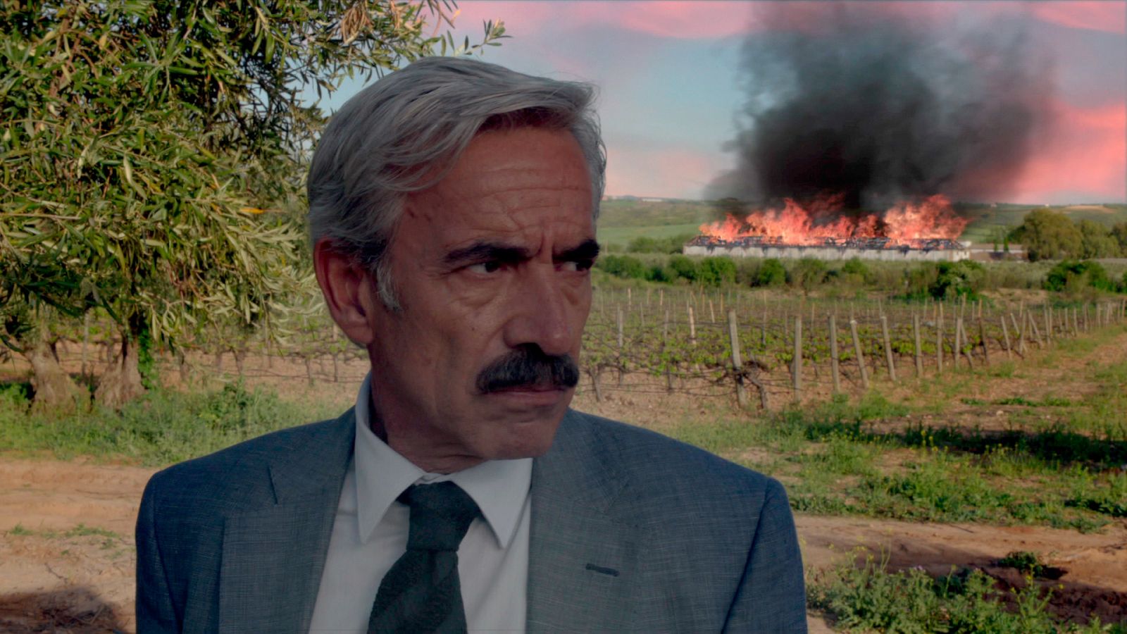 Cuéntame cómo pasó - Arde la bodega de los Alcántara