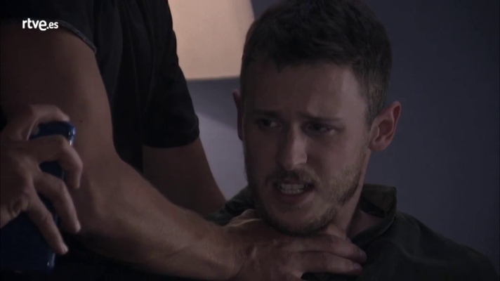 Servir y proteger - Sofía descubre que Sergio tiene intenciones de irse