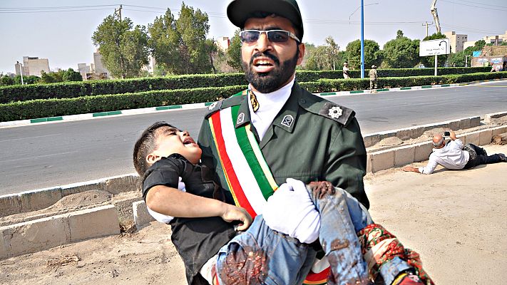  - Ataque terrorista contra un desfile militar en Irán