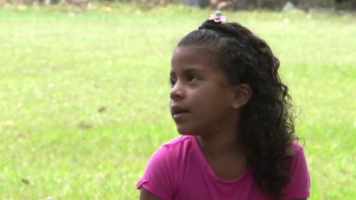 Informativo 24h - Una niña de 6 años se reencuentra con su familia en Honduras meses después de haber sido separada de su padre en la frontera de EE.UU.