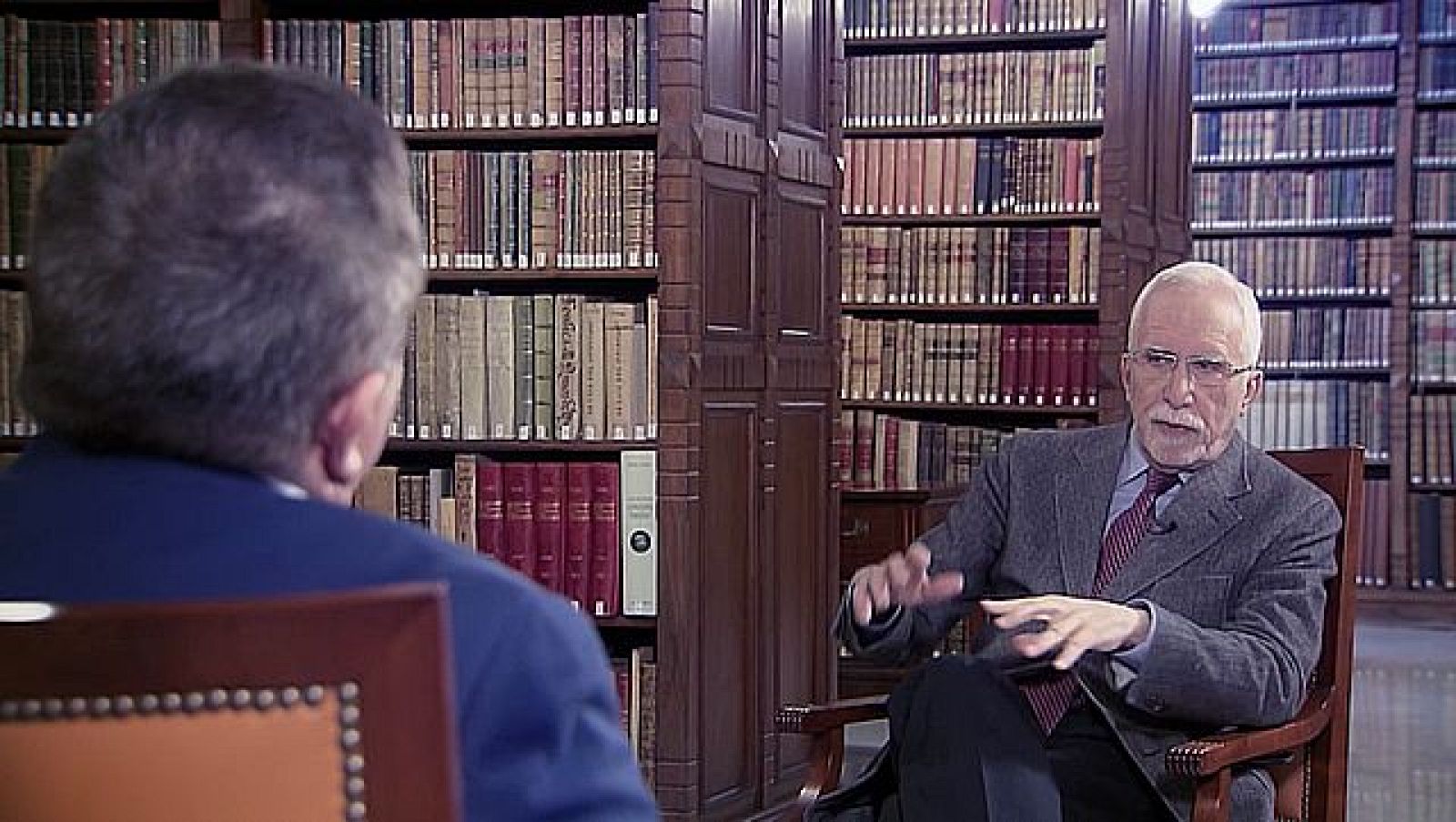 Luis Mateo Díez, novelista, dialoga con José Romera Castillo*