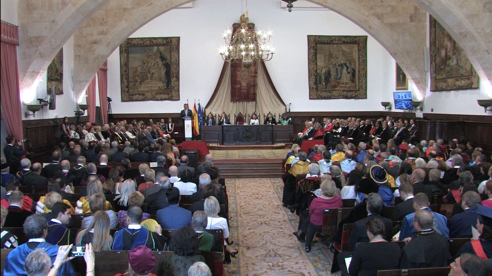 Los reyes de España presidieron el XXX aniversario de la Magna Charta Universitatum - 800 USAL | Ver