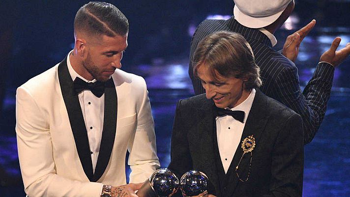 Telediario 1 - Así se votaron los 'The Best' y otras curiosidades de la gala