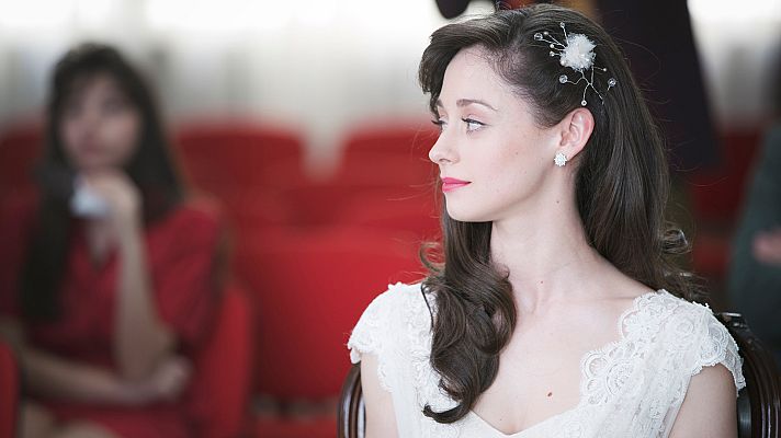 Cuéntame cómo pasó - Así se ha diseñado el vestido de novia de Karina