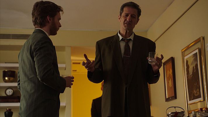 Cuéntame cómo pasó - La mafia italiana le pide a Toni que escriba su biografía