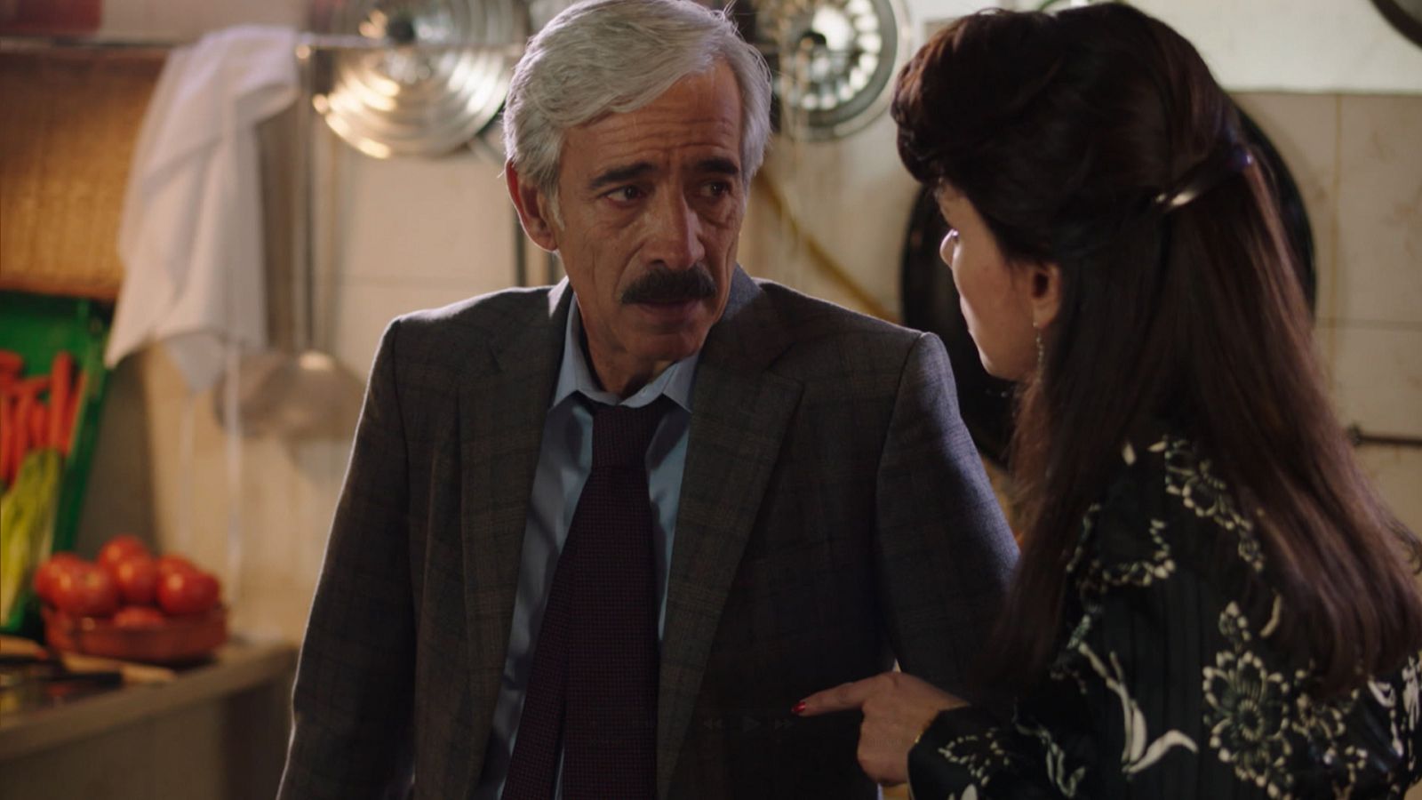 Cuéntame cómo pasó - Antonio hace las paces con Paquita y Venancio