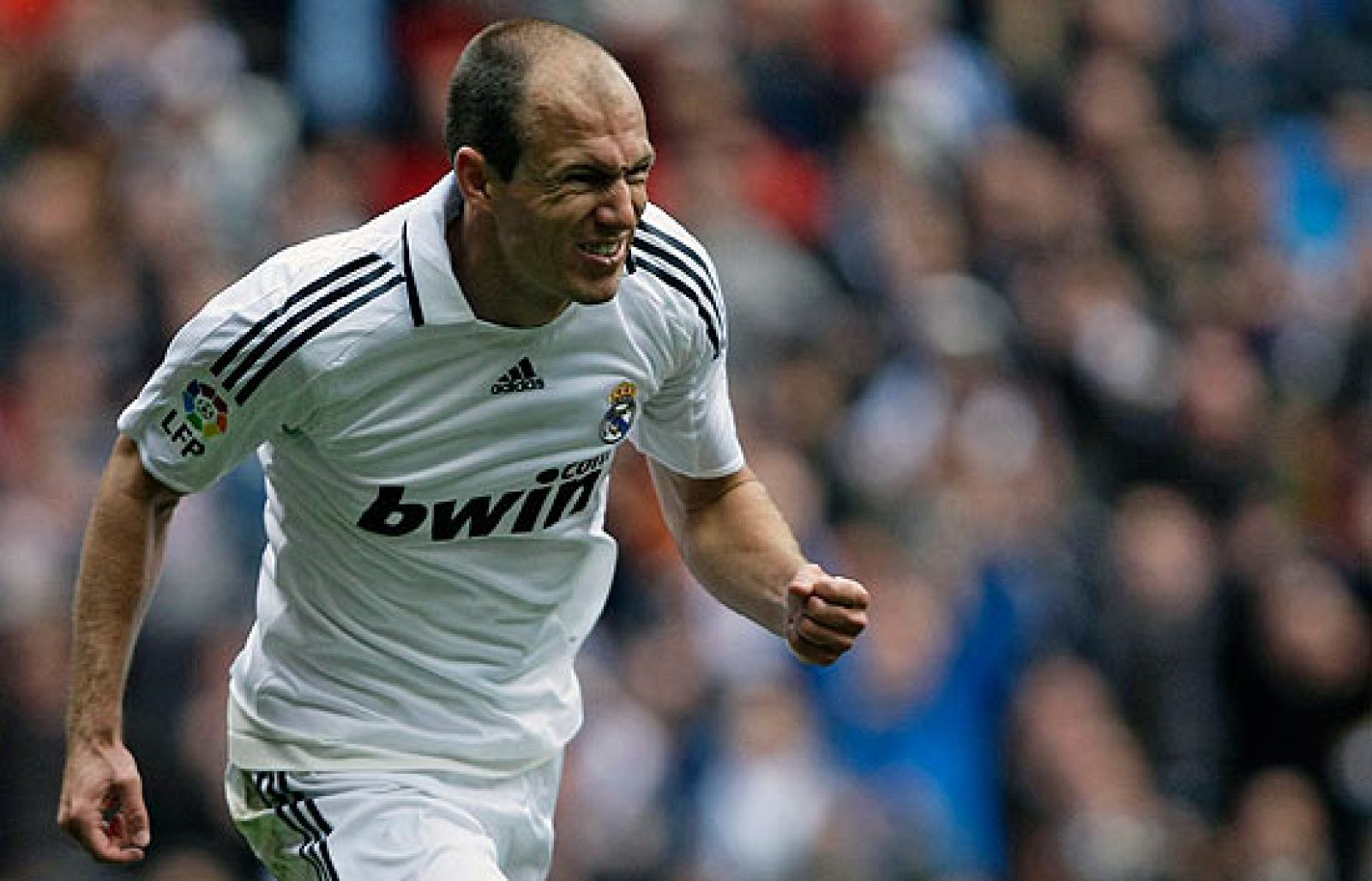 Una recuperación de Pepe y un pase de Guti sirven para que Robben bata a Asenjo