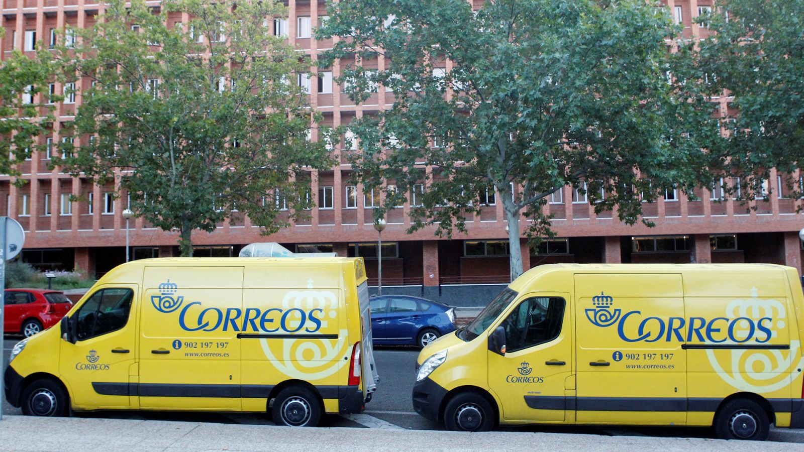 Más de 116.000 personas se inscriben para optar a 2.295 empleos fijos en Correos