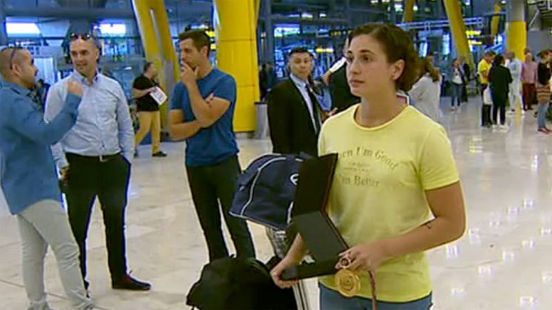 Ana Carrasco: "Este ttulo ayudar a las mujeres en el mundial de motociclismo" | Ver