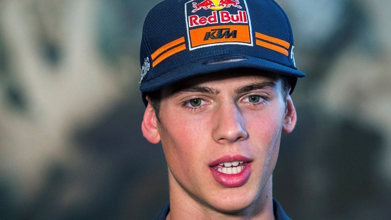 Caluroso recibimiento de la afición a Jorge Prado | Ver