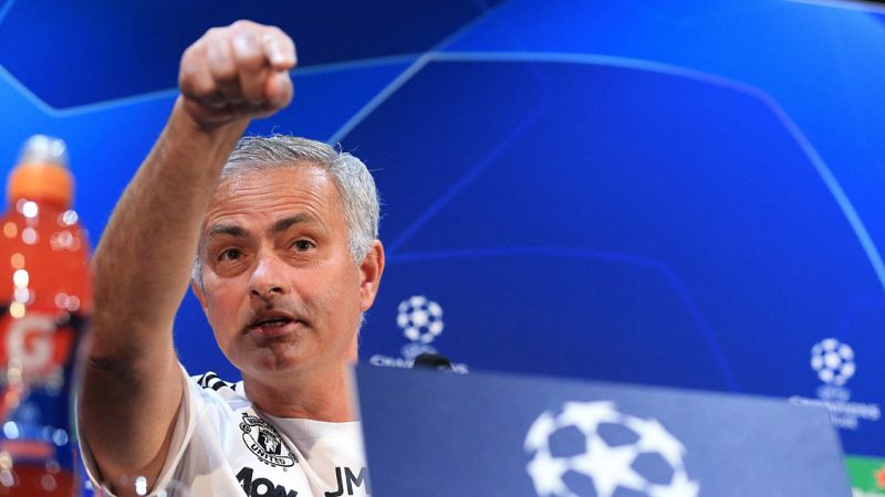 Mourinho bromea tras una pregunta incómoda