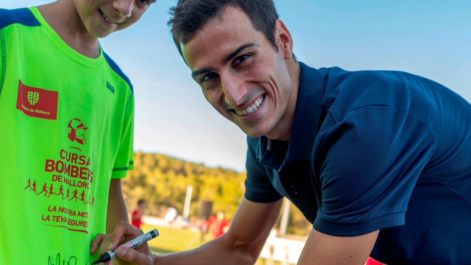 Calviá rinde homenaje al tricampeón mundial Mario Mola | Ver