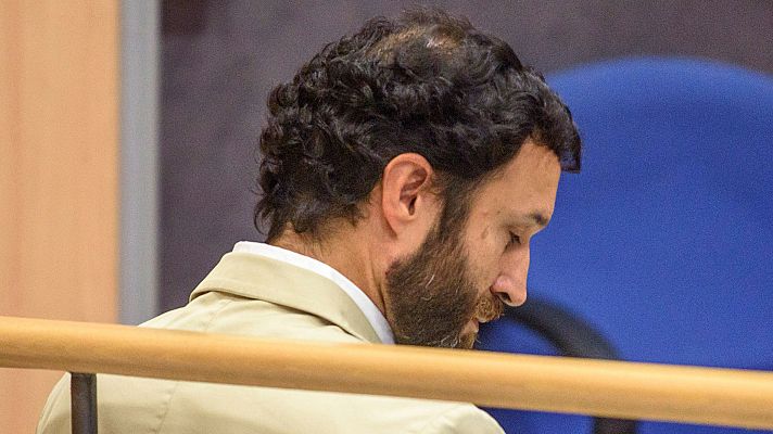 Telediario 1 - Un exalumno relata abusos sexuales