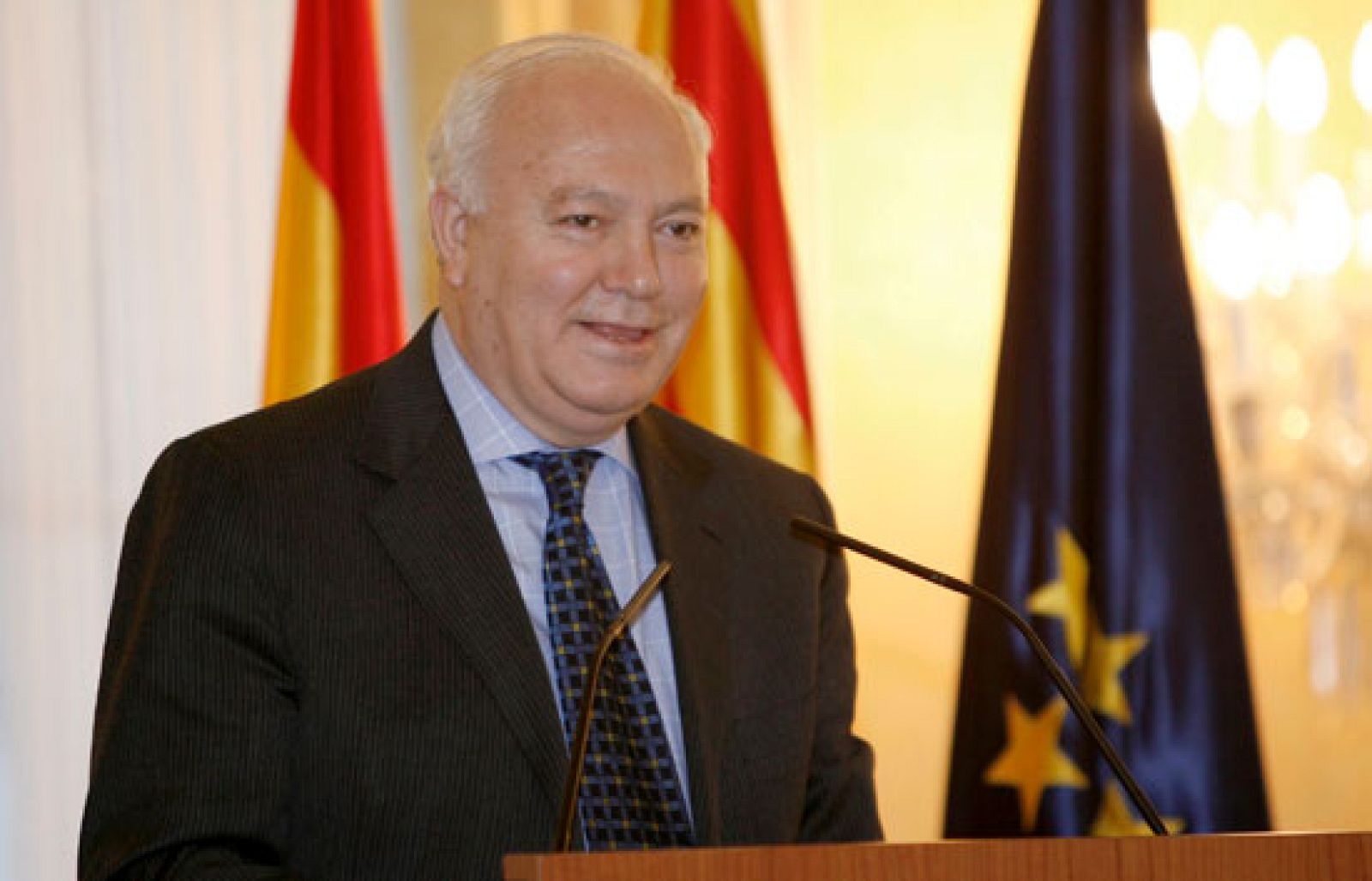 Moratinos dice que la decisión de Obama respecto a Cuba contribuirá a mejorar las relaciones entre EE.UU. y Cuba | Ver