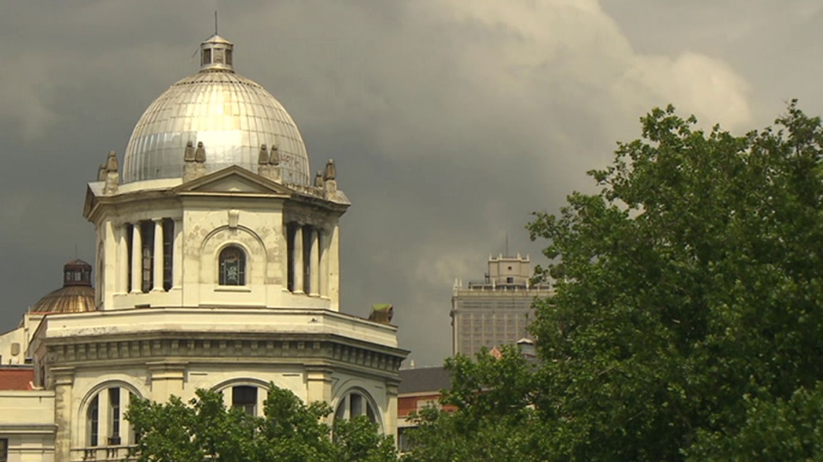 El escarabajo verde - La aldea gala - ver ahora