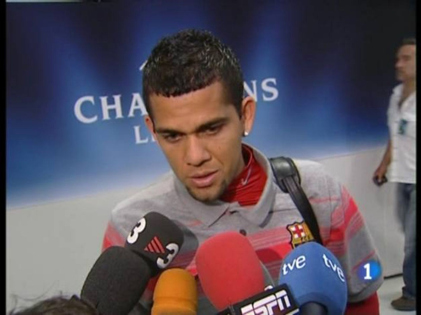 Alves: 'Con humildad ganaremos títulos' - Champions League | Ver