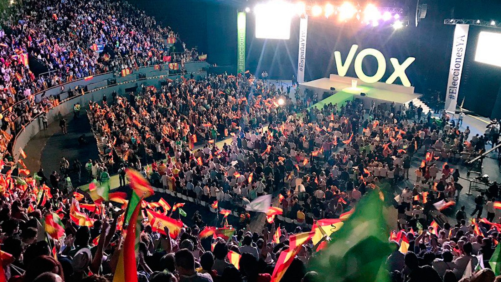 Vox llena Vistalegre con la idea de suprimir las autonomías