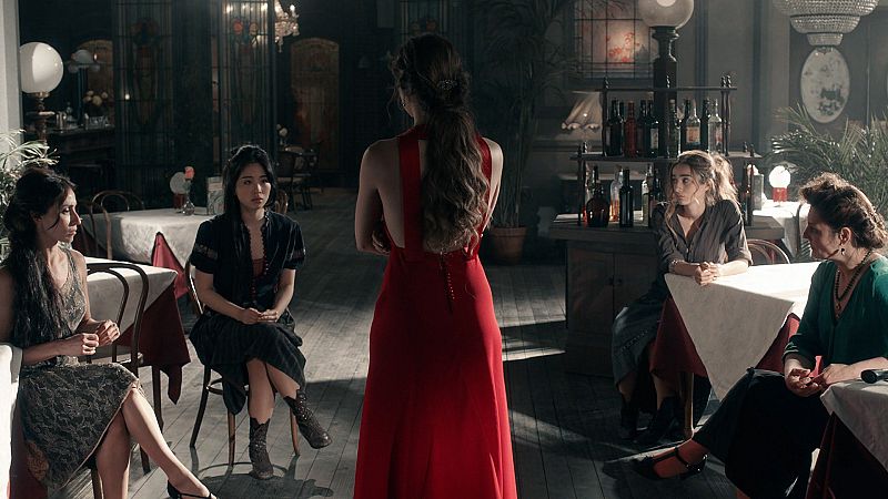 El Continental - Andrea y Gloria se organizan para reabrir El Continental