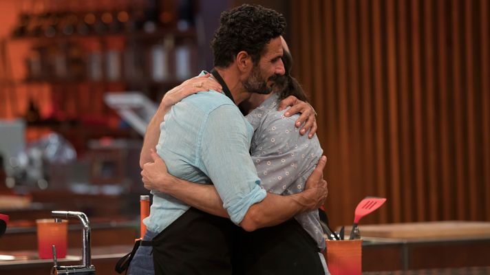 MasterChef Celebrity - Óscar Higares cuelga el delantal entre lágrimas
