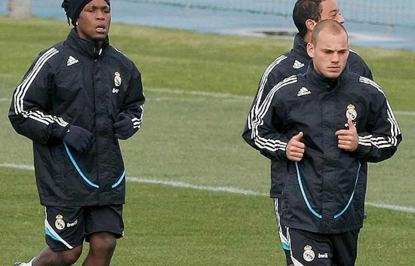 Sneijder vuelve a pisar césped | Ver