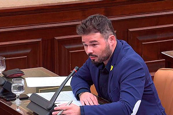 Informativo 24h - Rufián llama "palmera" de Cascos a una diputada del PP y ella le tacha de "imbécil"
