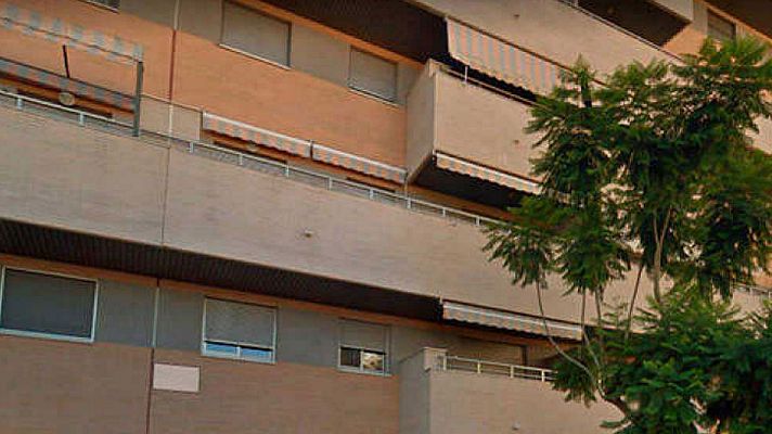 Telediario 1 - Un amigo de la familia arroja a una niña de 6 años al vacío y se suicida en Málaga