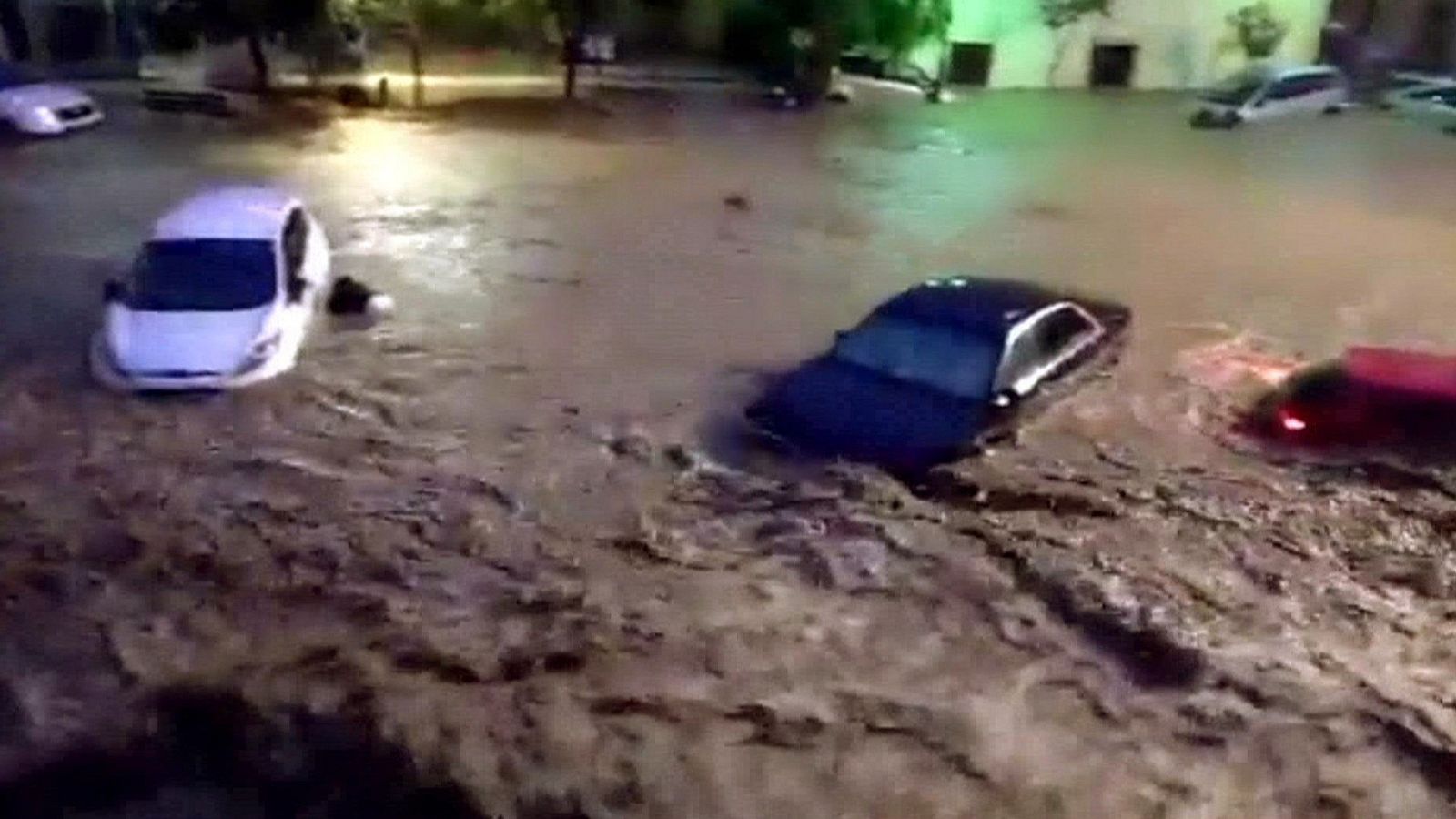 Un vecino de Sant Llorenç en Mallorca relata un rescate durante las inundaciones: "El agua les llegaba a un metro de altura" - Informativo 24h | Ver