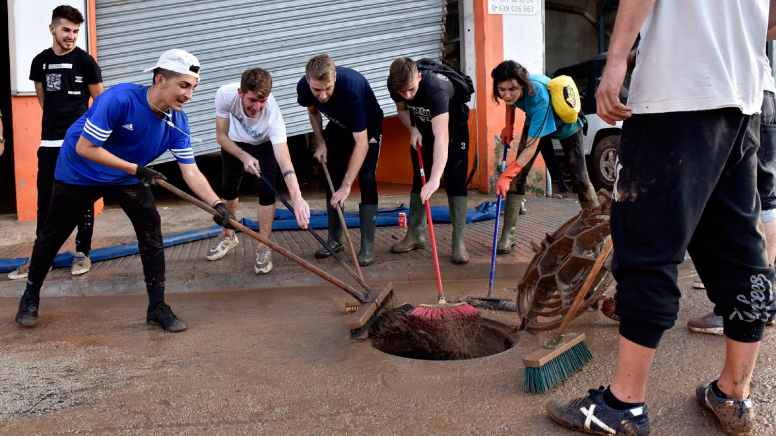 Los afectados por la riada de Mallorca intentan recuperar la normalidad
