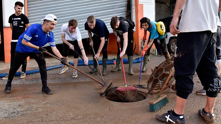 Telediario 1 - Los afectados por la riada de Mallorca intentan recuperar la normalidad