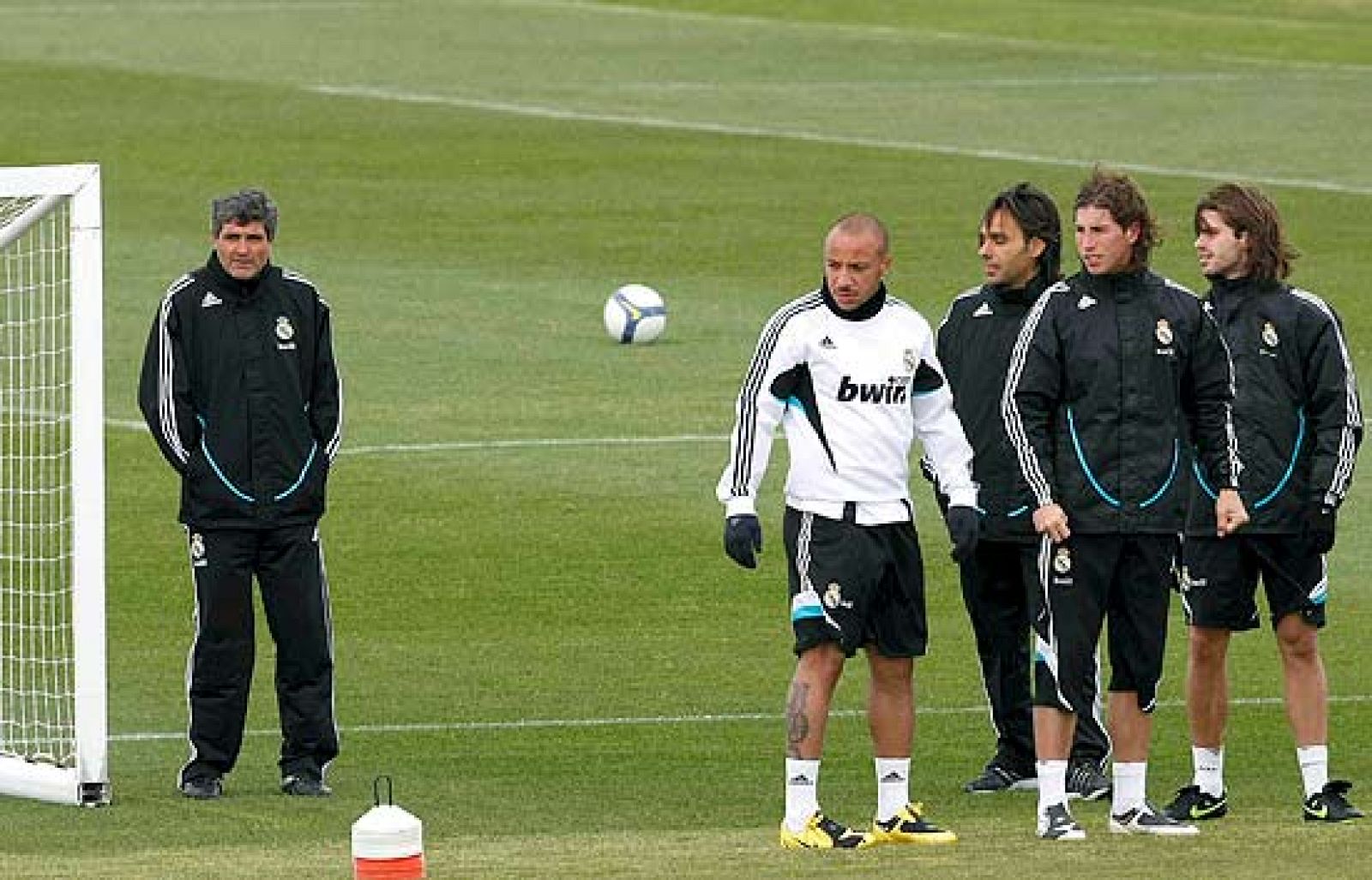 El Madrid entrena con todos sus efectivos | Ver