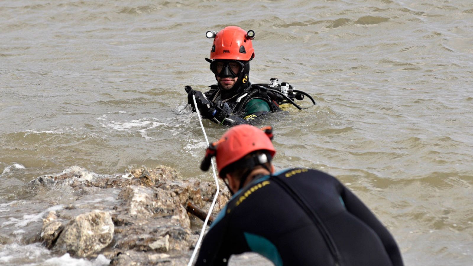 El mal estado del mar complica la búsqueda del niño desaparecido en la riada de Mallorca