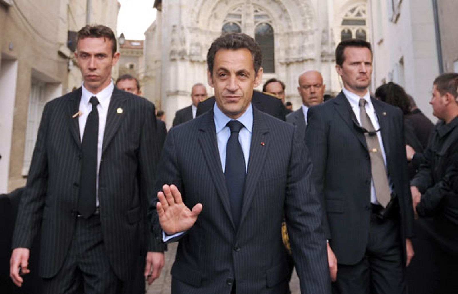 Polémica en Francia por unos comentarios de Sarkozy en una reunión que se planteaba confidencial | Ver