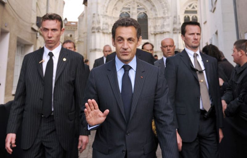 Polémica en Francia por unos comentarios de Sarkozy en una reunión que se planteaba confidencial | Ver