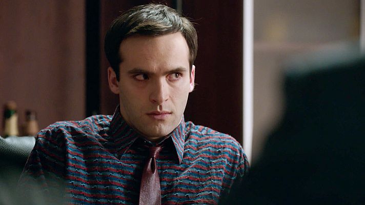 Cuéntame cómo pasó - El primer fracaso de Carlos como creativo