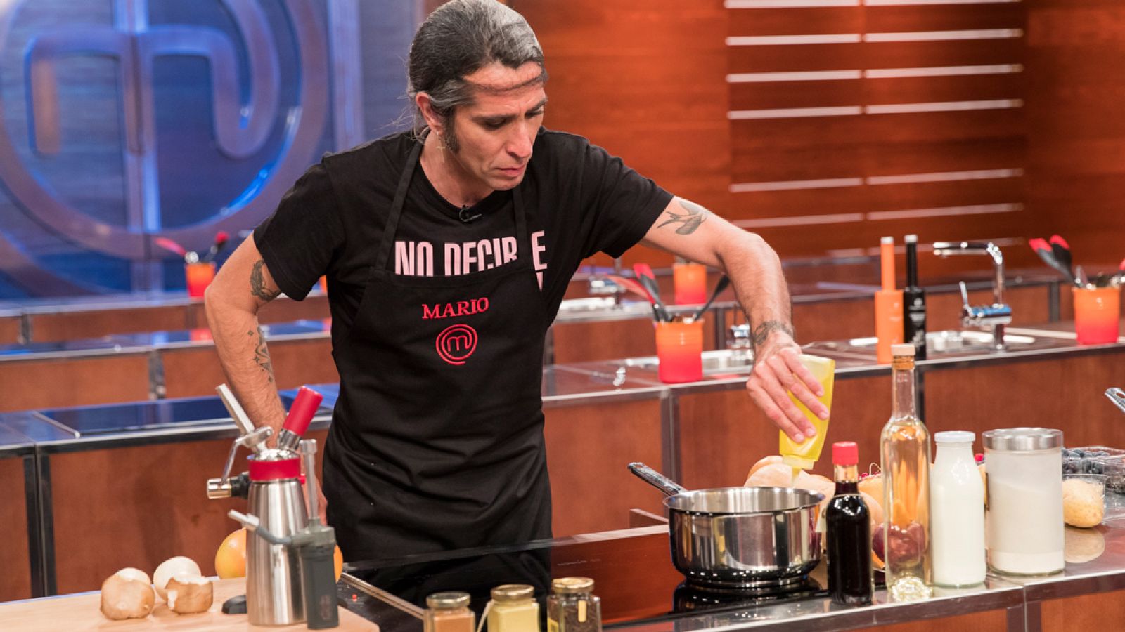 Masterchef Celebrity : Mario se deja la piel para crear esferificaciones | Ver