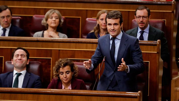 Telediario 1 - Casado y Rivera acusan a Sánchez de enviar a Bruselas unos Presupuestos "ilegales"