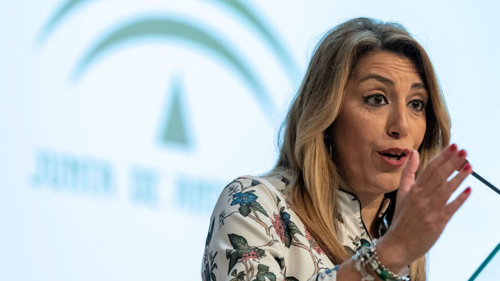 La presidenta de la Junta de Andalucía, Susana Díaz, ha respondido a la vicesecretaria sectorial del PP, Isabel García Tejerina, sobre sus palabras en Los Desayunos de TVE, donde ha afirmado que "en Andalucía te dicen que lo que sabe un niño de diez