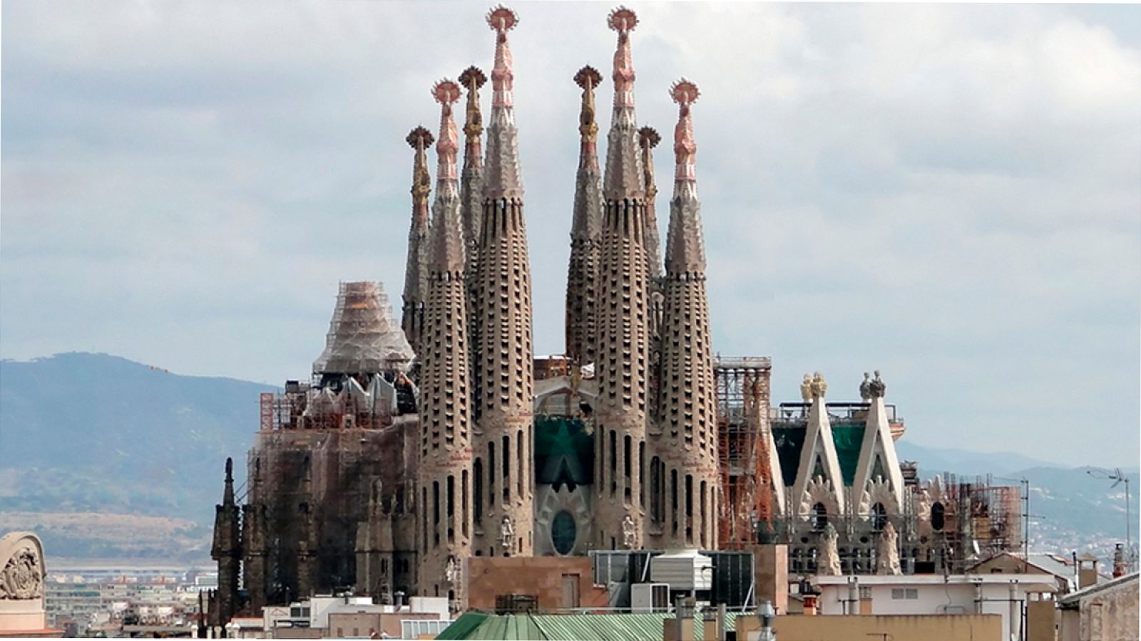 La Sagrada Familia aportará 36 millones para financiar gastos de su entorno | Ver