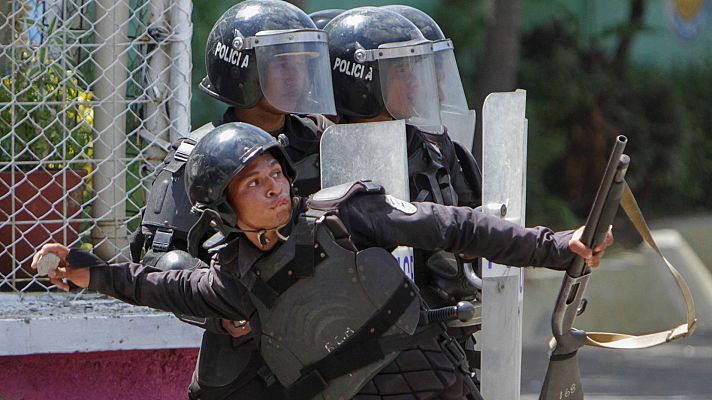 Telediario 1 - Protestas en Nicaragua por la represión del Gobierno contra los estudiantes
