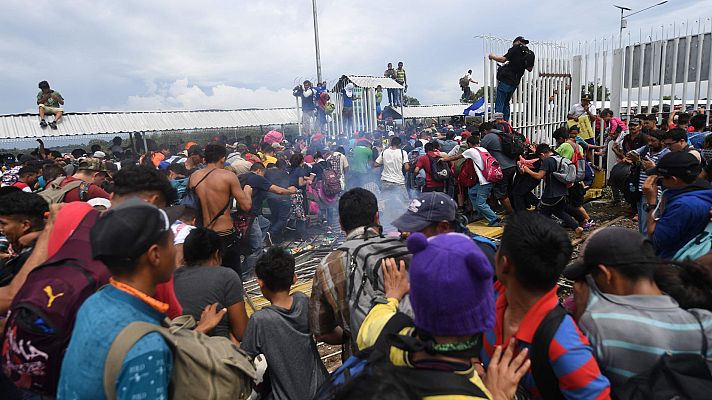 Telediario 1 - Los hondureños desoyen a Trump y cruzan a México