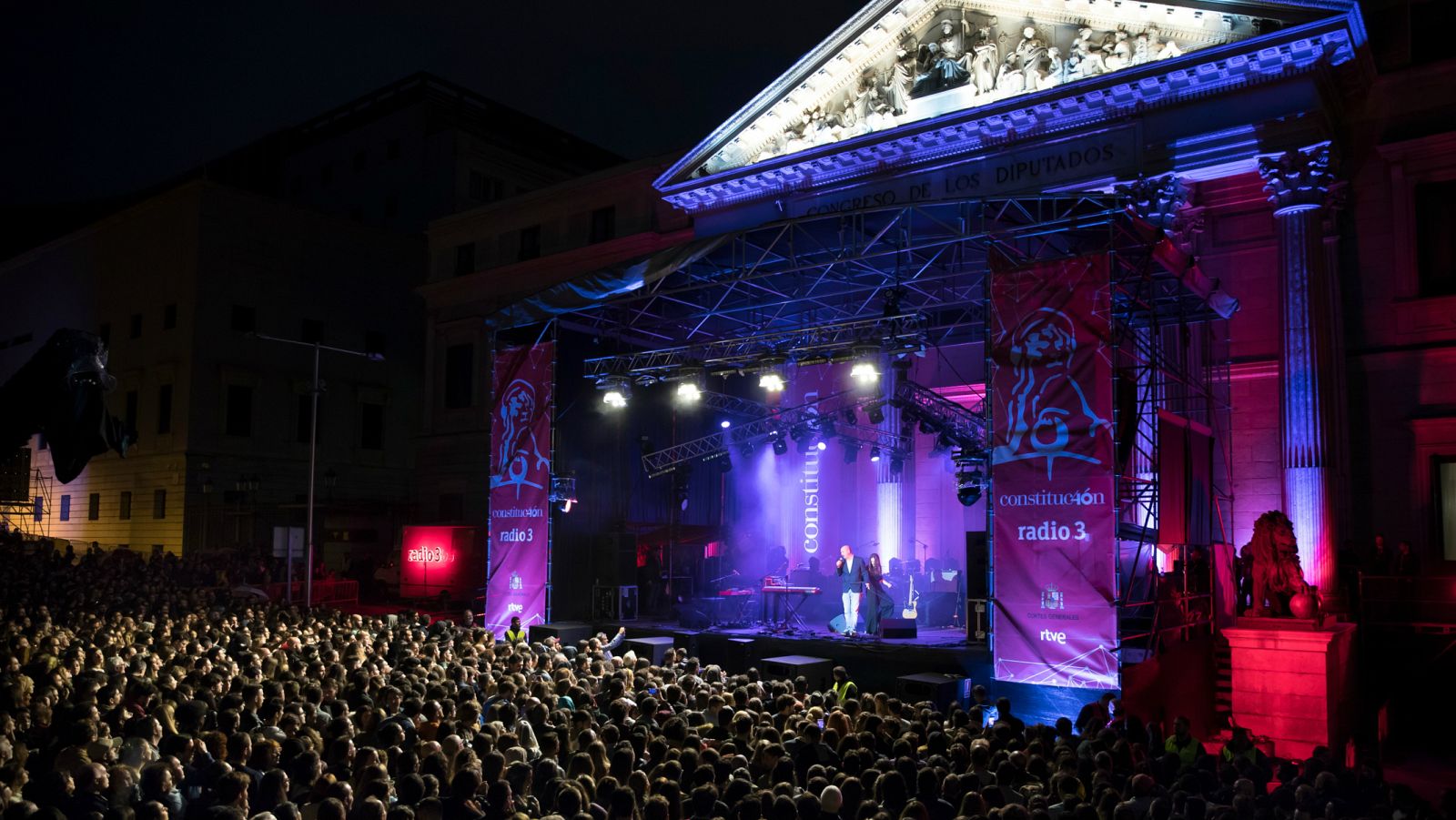 Especiales Radio 3 - VDEO: Msica en el Congreso. 40 aos Constitucin (Completo) - 20/10/18 - Ver ahora