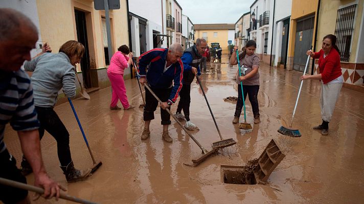 Telediario 1 - El agua entra en las casas de los vecinos malagueños afectados por las inundaciones