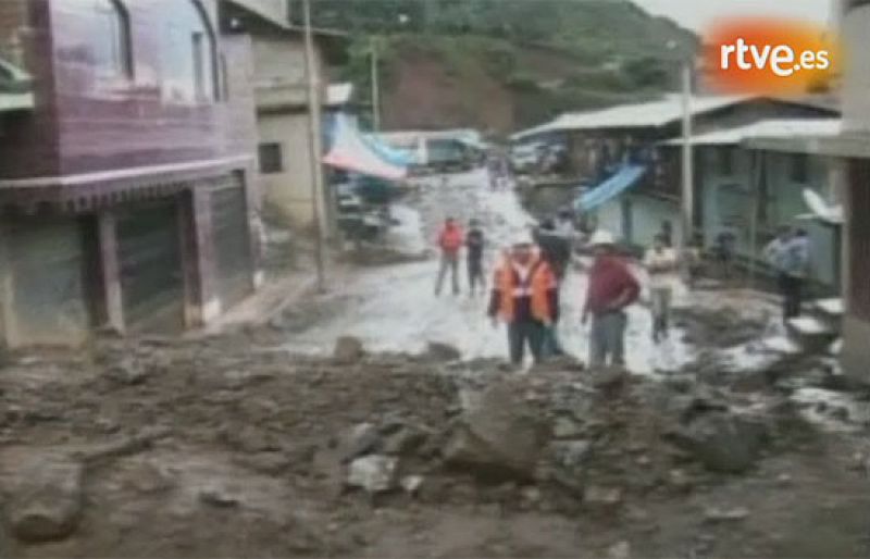 Un alud deja tres campesinos muertos y sesenta desaparecidos en la región peruana de La Libertad | Ver