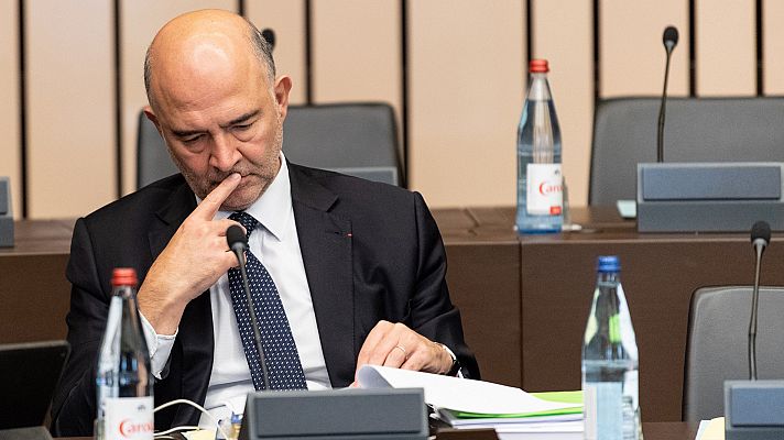 Telediario 1 - Un eurodiputado de la ultraderechista Liga pisotea los papel